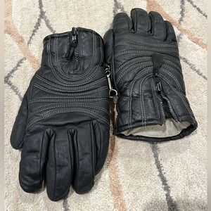 Men’s Aris Driving Gloves with white stitching